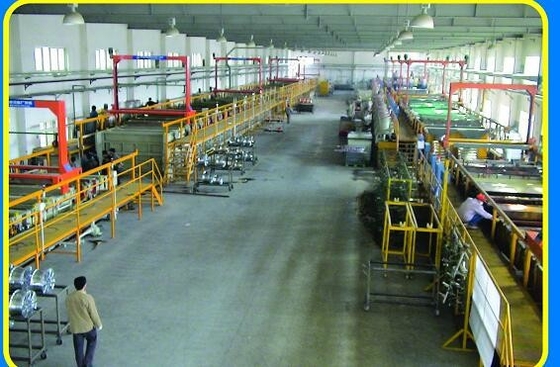 خط إنتاج عالية الكفاءة للطلاء الكهربائي مع الاستهلاك الذي يتم التحكم به بواسطة PLC